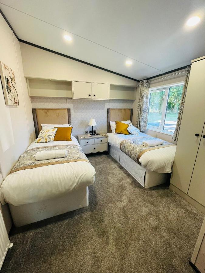 Laburnum With Hot Tub * York