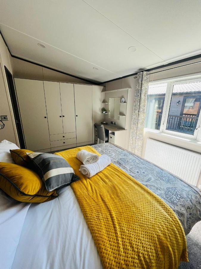 Holiday home Laburnum With Hot Tub